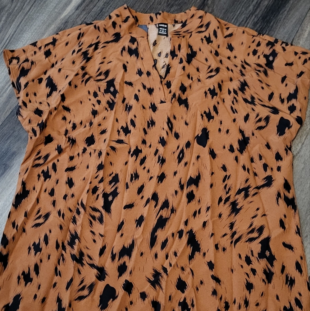SheIn Allover Print notched Neck Batwing Sleeve Blouse